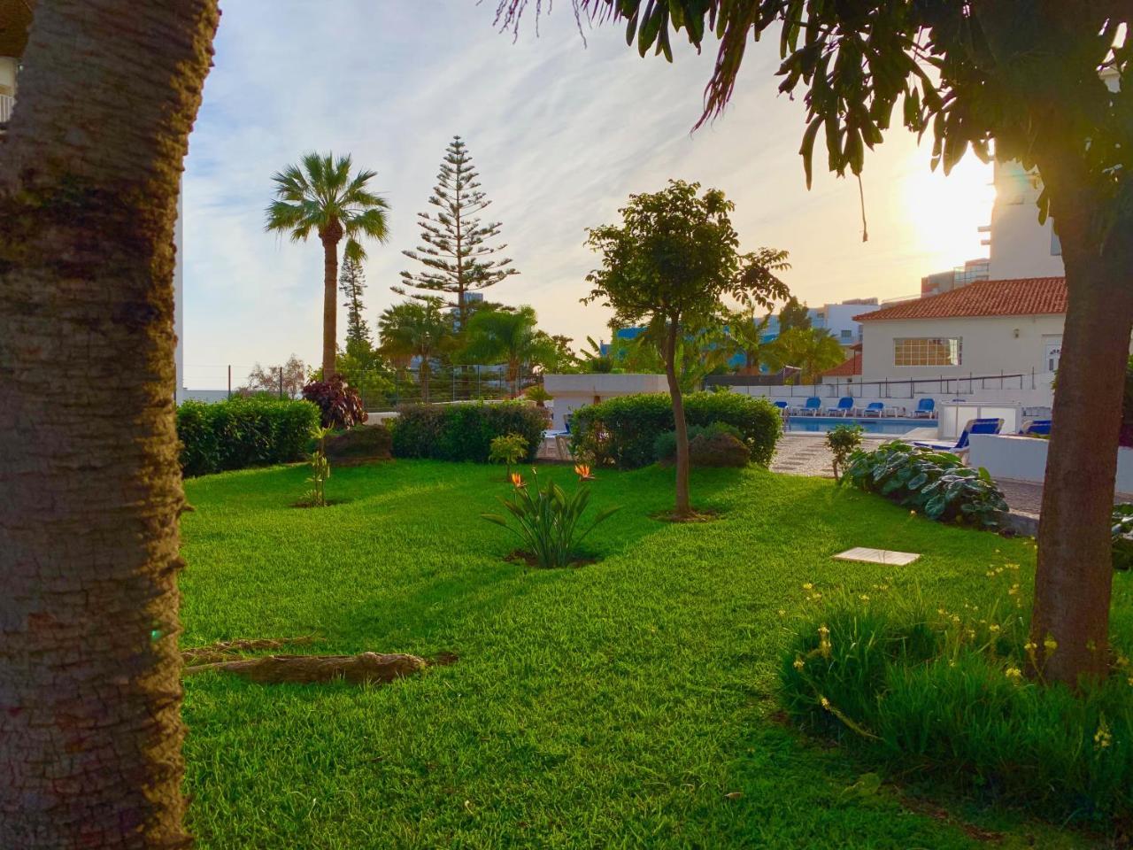 Black & White By Madeira Sun Travel Funchal  Exterior foto